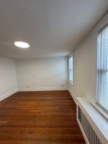 Building Photo - 48 Liberty St