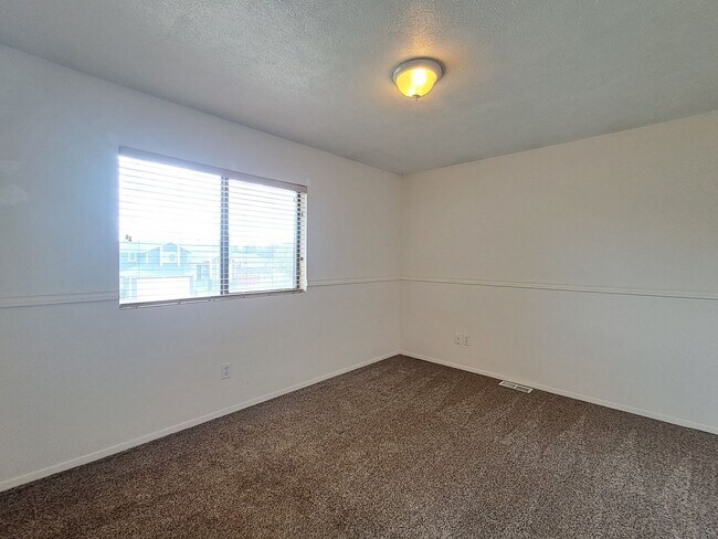 Building Photo - $2,495 - 4 Bed / 2 Bath Beautiful Home in Indian Trail