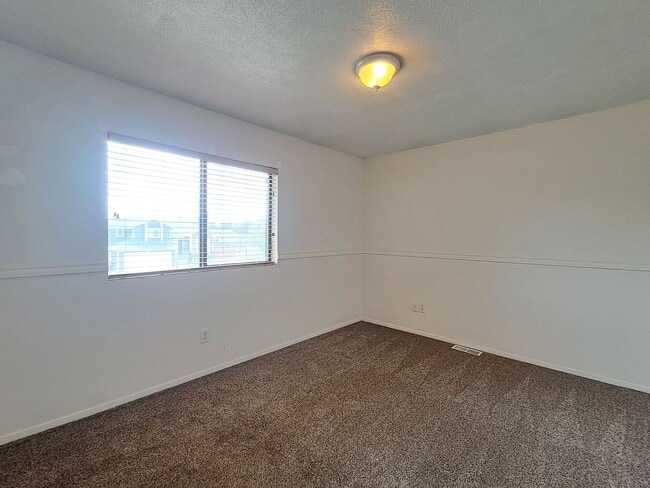 Building Photo - $2,700 - 4 Bed / 2 Bath Beautiful Home in Indian Trail