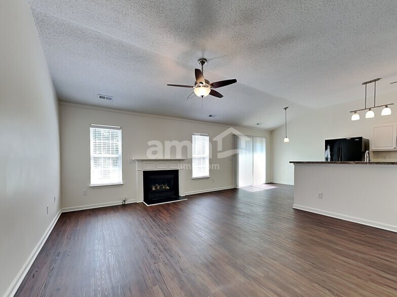 Building Photo - 120 Salem Ridge Ct