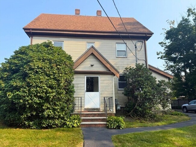 Building Photo - 287 Walnut St
