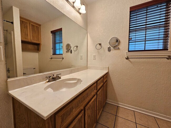 Building Photo - RENT REDUCTION & AVAILABLE NOW!