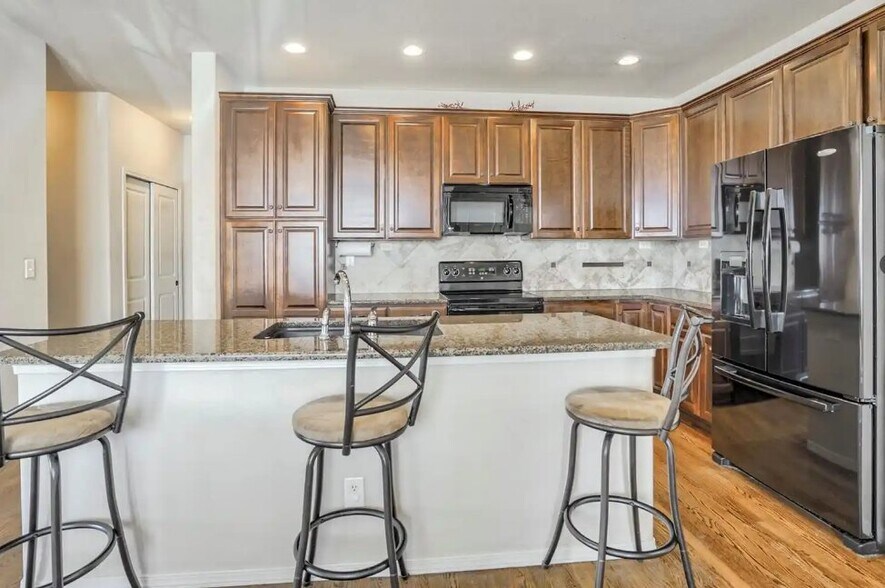 Building Photo - 7040 Auburn Hills Ct