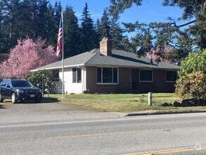 Building Photo - Rambler with Basement