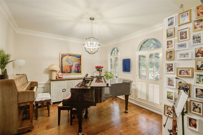 Building Photo - 3902 Lyndhurst Pl