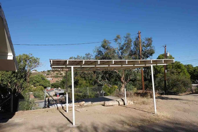 Building Photo - 222 Westridge Dr