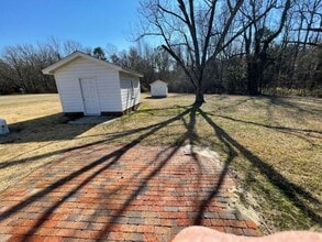 Building Photo - 4881 Oak Level Rd