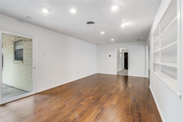 Building Photo - 10415 Mapleridge Dr