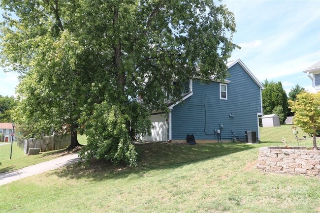 Building Photo - 7130 Lanark Ct