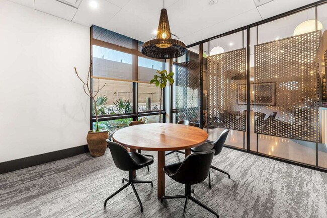 Building Photo - Luxury Condo with Skyline Views