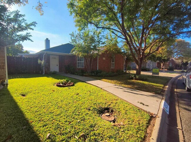 Building Photo - 4301 Pinon Ridge Dr