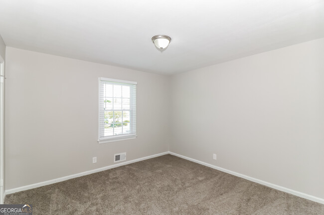 Building Photo - 1401 Timbercrest Dr