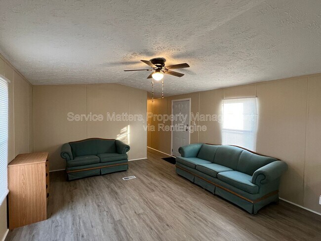 Building Photo - 4819 Douglas Dr