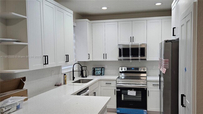 Building Photo - 714 NW 170th Terrace