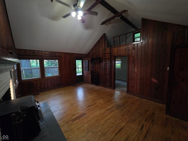 Building Photo - 158 Redbud Ln