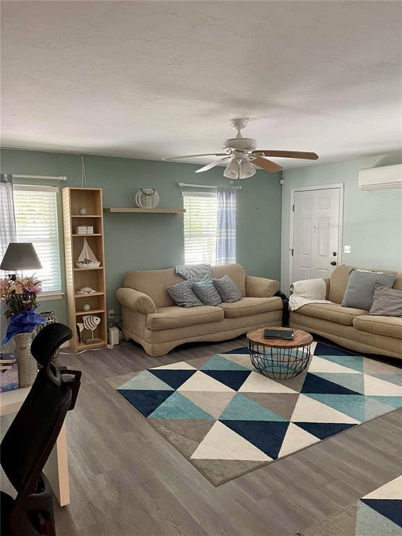 Building Photo - 2419 Wells Ave