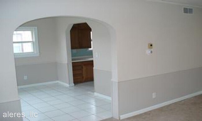 Building Photo - 3 br, 2 bath House - 711 10th Avenue SW