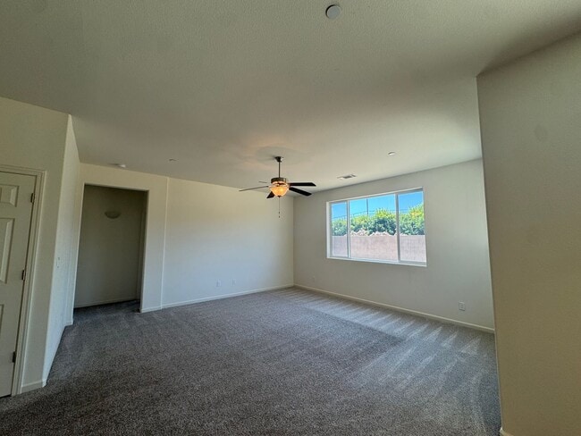 Building Photo - 13333 Peach St