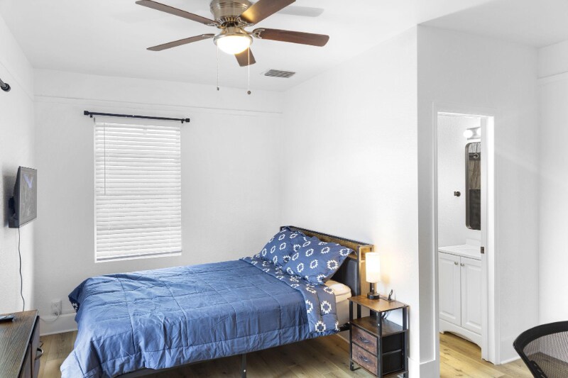 Primary Photo - 518 N Ohio Ave