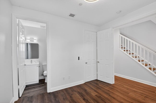 Building Photo - 2502 N Dixie Hwy