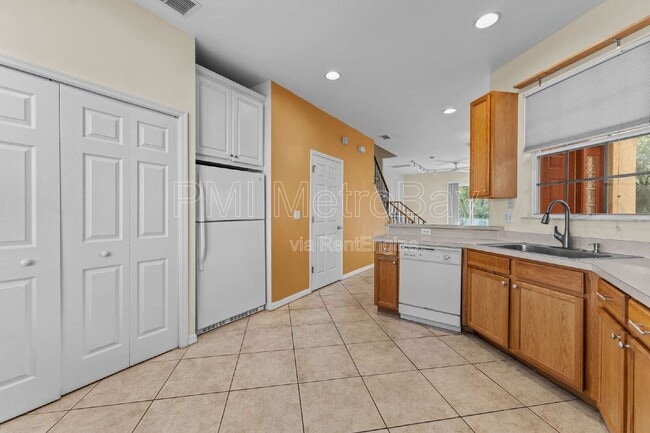Building Photo - 1938 Fiesta Ridge Ct