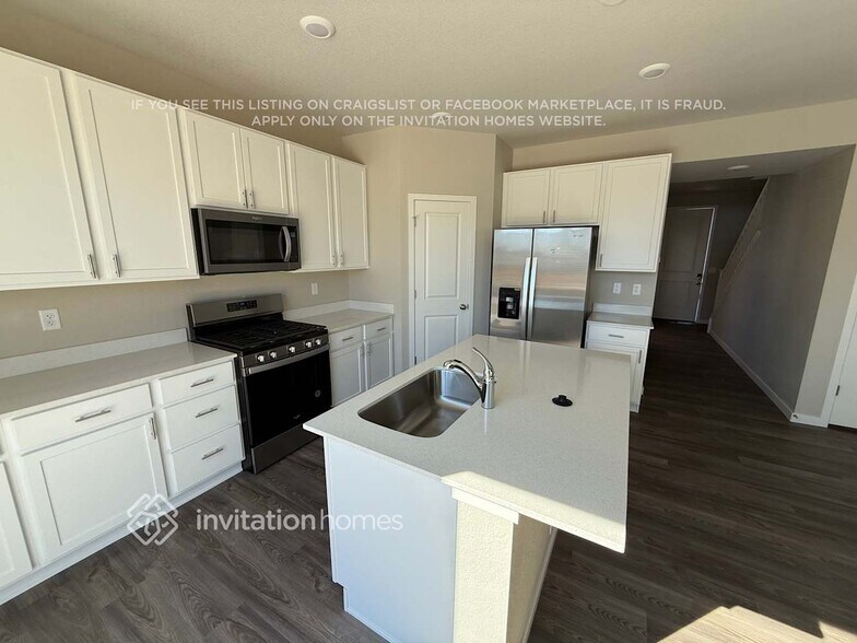 Building Photo - 4418 Trader St