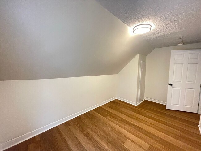 Building Photo - 33 Malvern St