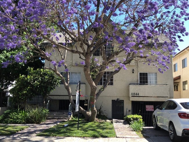 Building Photo - 11244 Morrison Ave