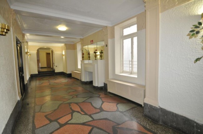 Building Photo - 1 bedroom in SUNNYSIDE NY 11104