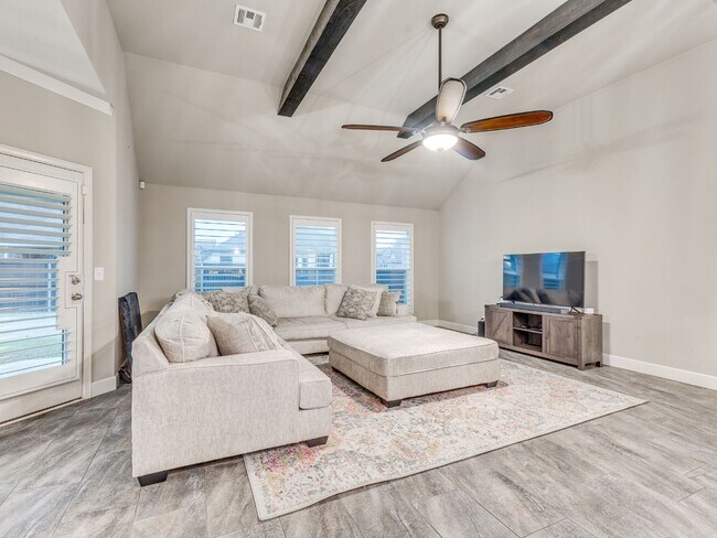 Building Photo - 2606 W Baton Rouge Pl