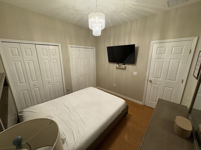 Building Photo - Florida Living Starts Here — Gated, Single-Story, Move-In Ready May 1!