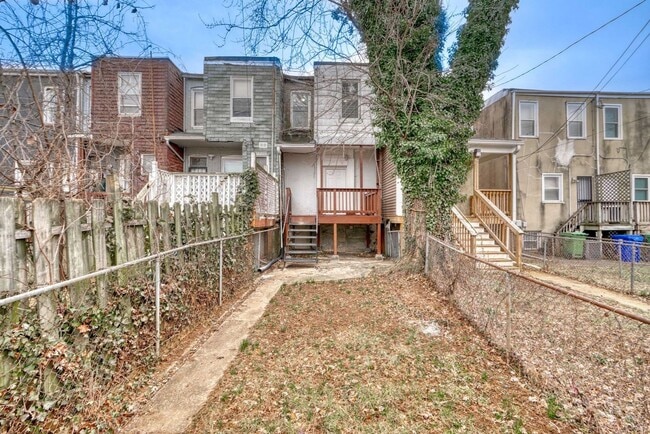 Building Photo - 3218 W Belvedere Ave