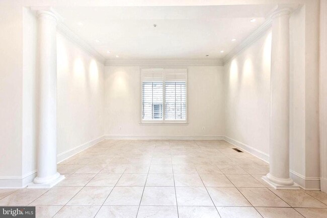 Building Photo - 8319 Quarry Manor Terrace