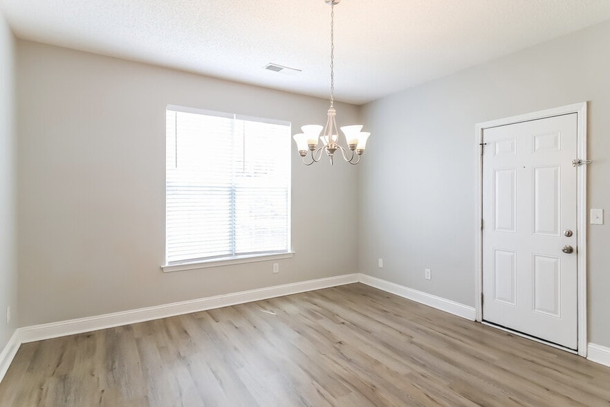 Building Photo - 206 Odyssey Turn NW