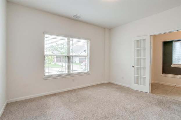 Building Photo - 1304 Rosebush Rd