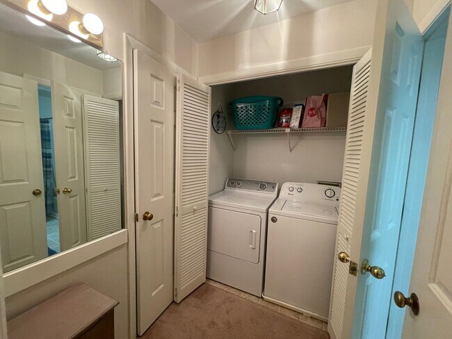 Building Photo - Ocean Pines condo fully furnished! Locatio...