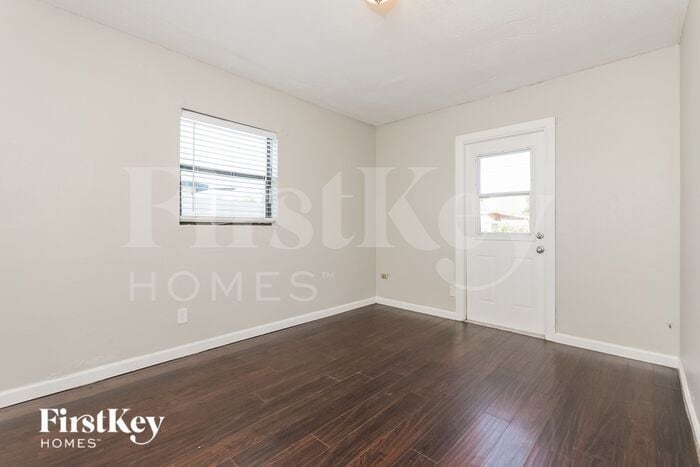 Building Photo - 7706 Aviano Ave
