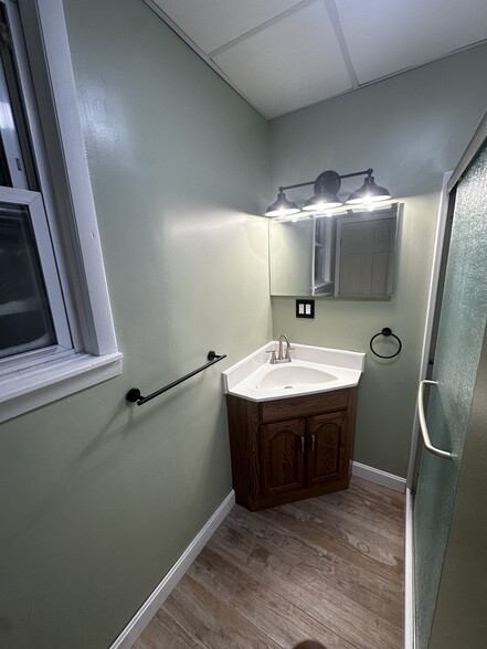 Bathroom Vanity - 511 William St