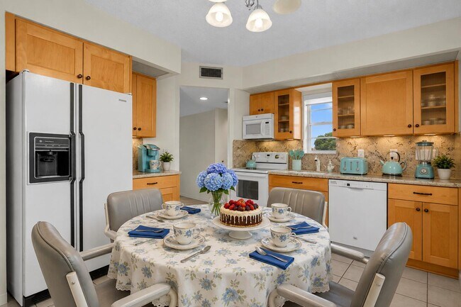 Building Photo - 1605 Abaco Dr