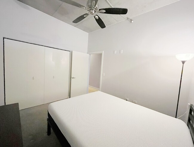 Building Photo - 235 W Van Buren St