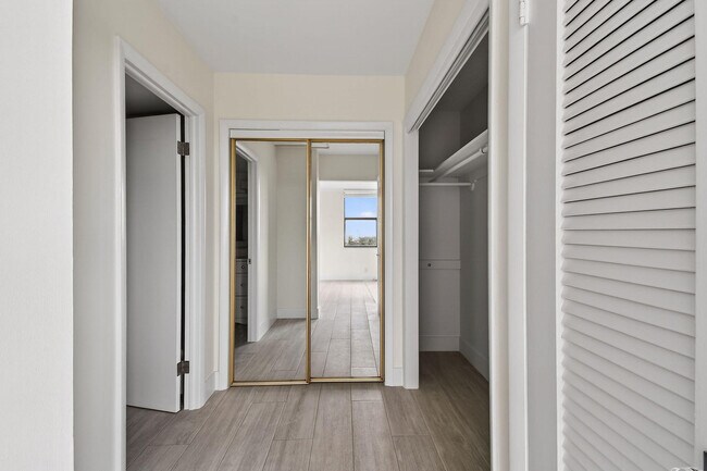 Building Photo - 3800 Washington Rd