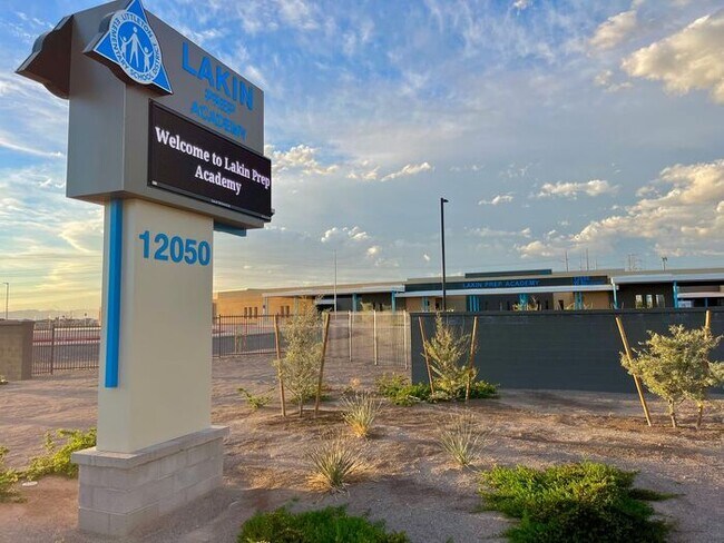 Building Photo - Alamar Living, 4 Bed, 3 Bath Rental!