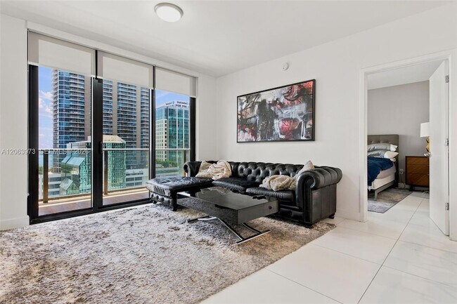 Building Photo - 1010 Brickell Ave