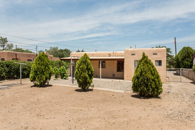 Building Photo - OLD TOWN NORTH VALLEY 2/BD 2/BA 1/CG