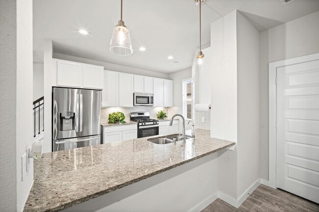 Building Photo - 144 Shining Pt Dr