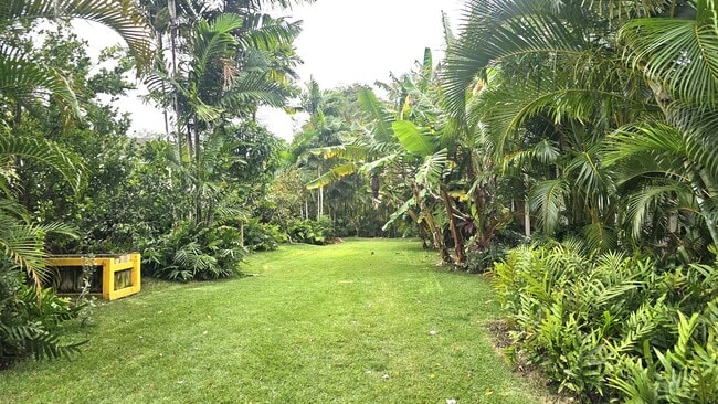 Building Photo - Kaneohe Bay 4/3.5 with way to much to list!