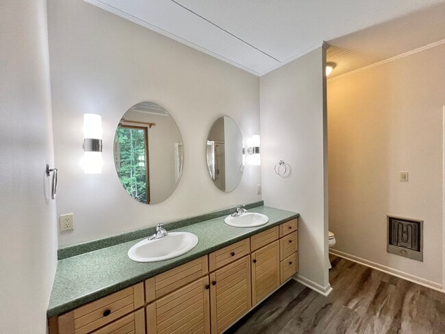 Building Photo - 3005 Hickory Tree Pl