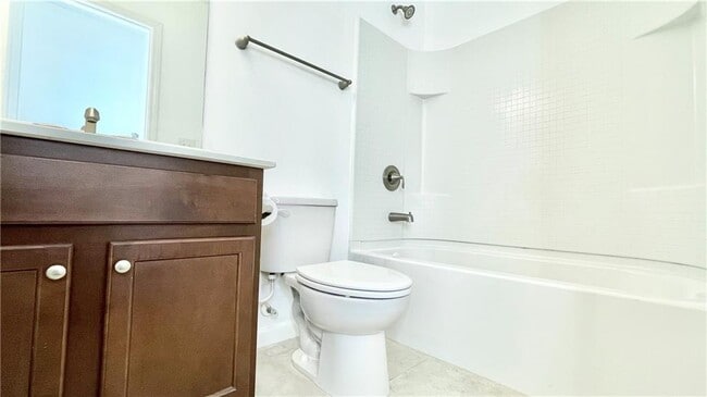 Building Photo - 436 Fieldview Ln