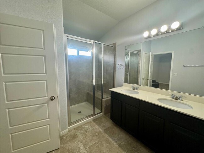 Building Photo - 372 Kingfisher Ln