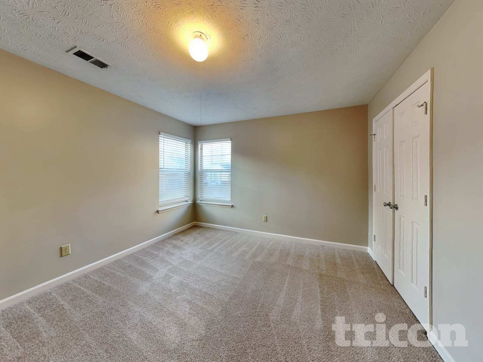 Building Photo - 575 Woodcrest Manor Dr